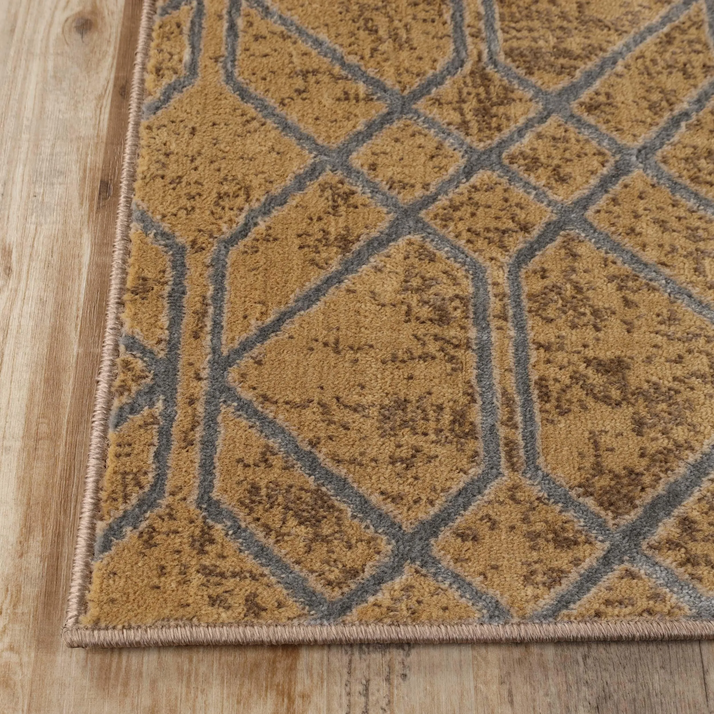 Abner Geometric Diamond Indoor Area Rug or Runner Rug Or Door Mat