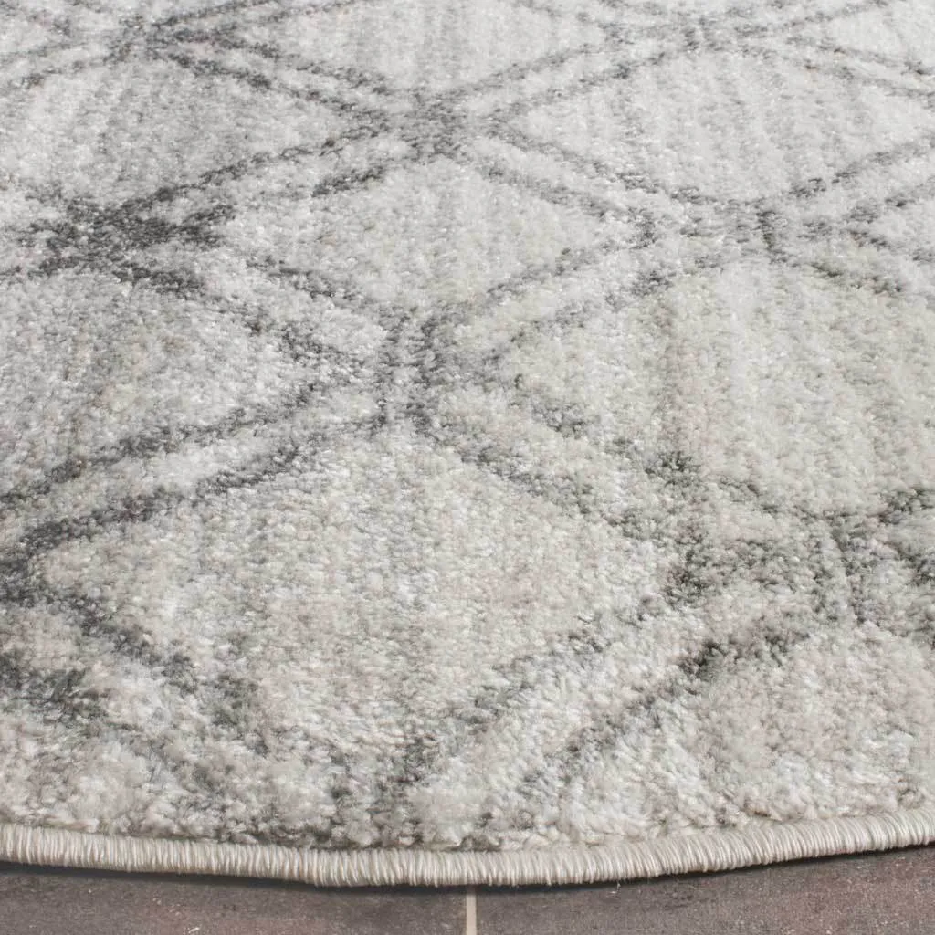 Adirondack Lattice Silver/Charcoal Round Rug