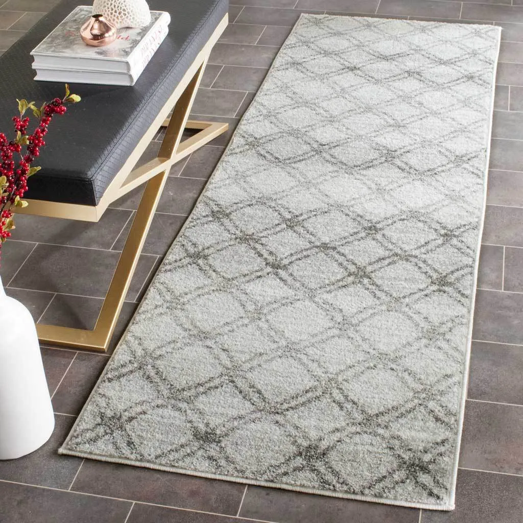 Adirondack Lattice Silver/Charcoal Runner Rug