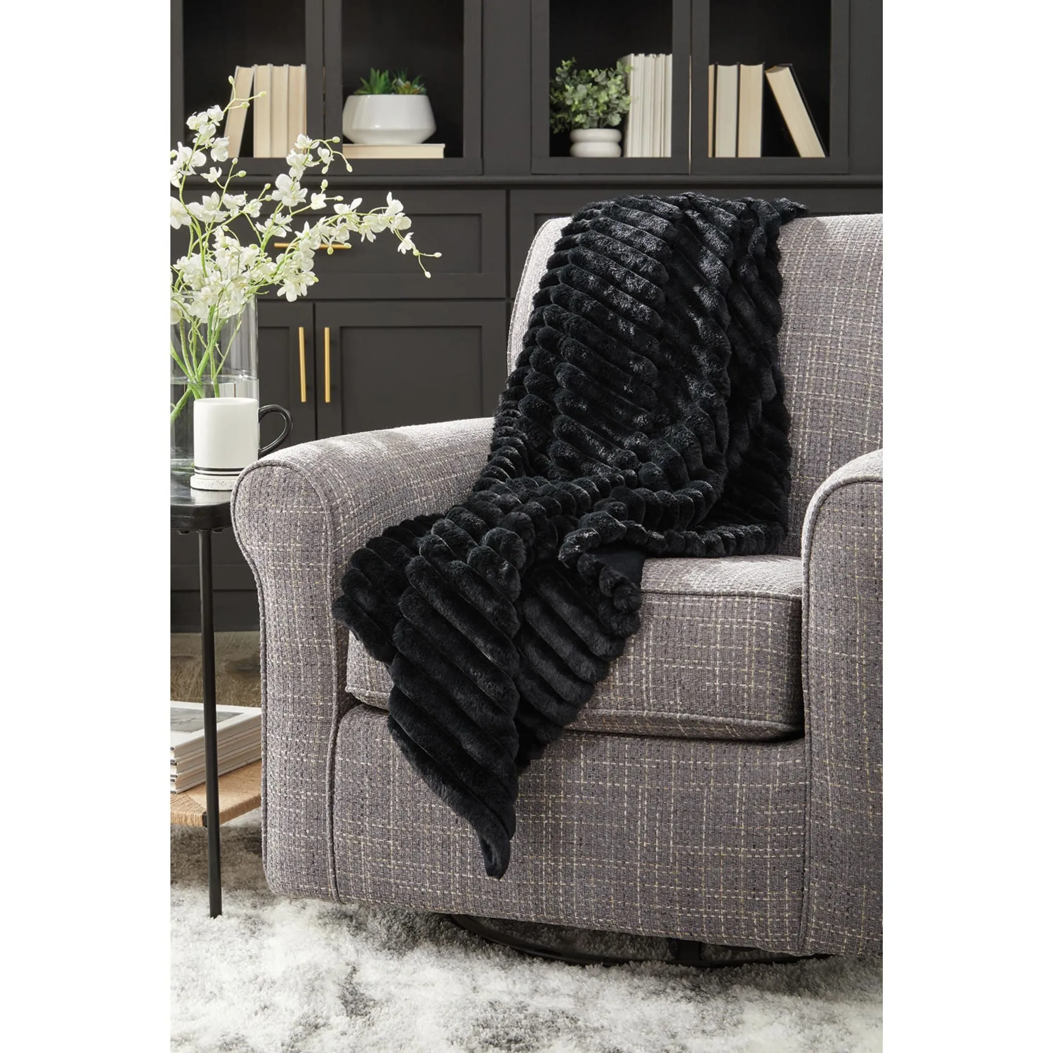 Alsonwell Throw
