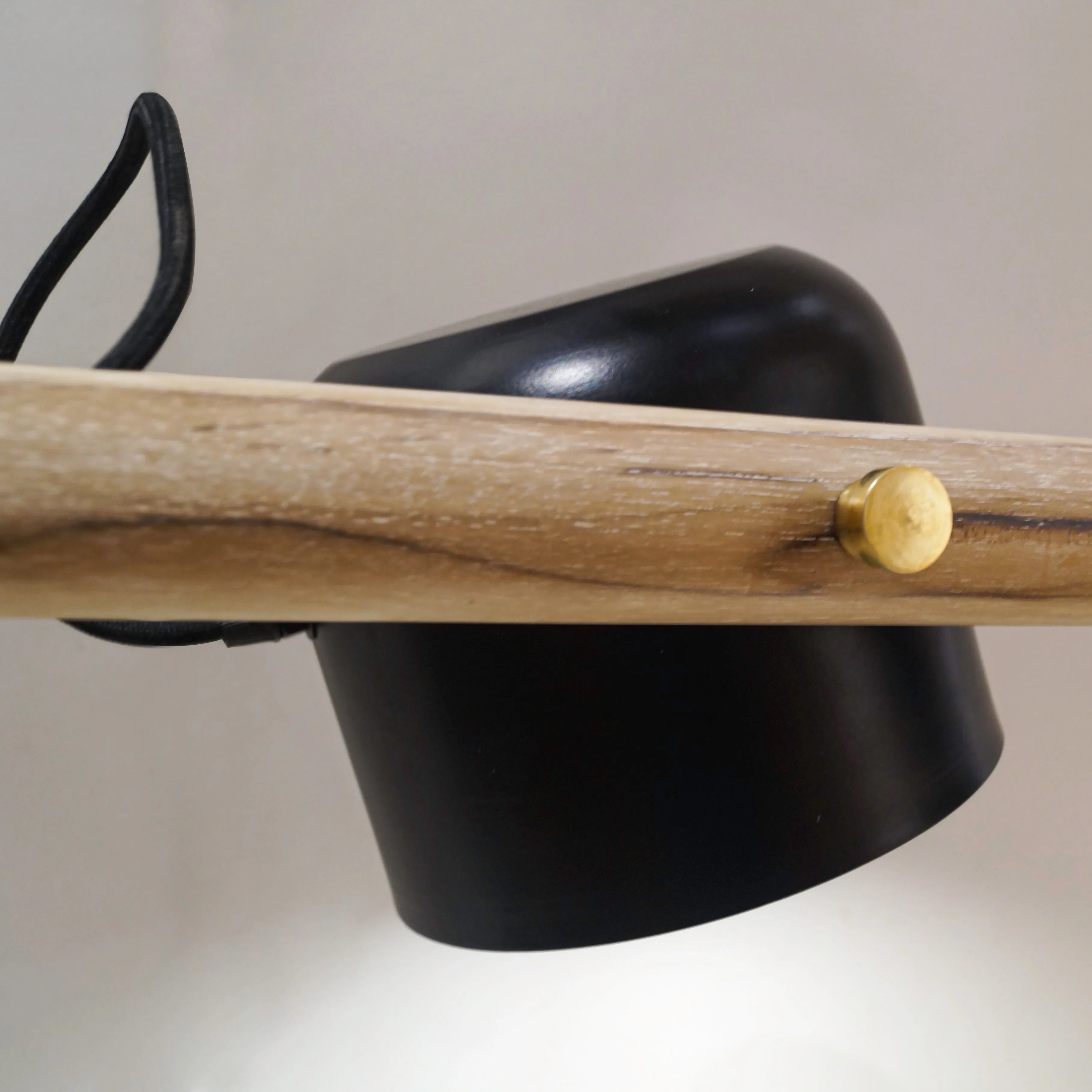 Clr113 Linear Wooden Light
