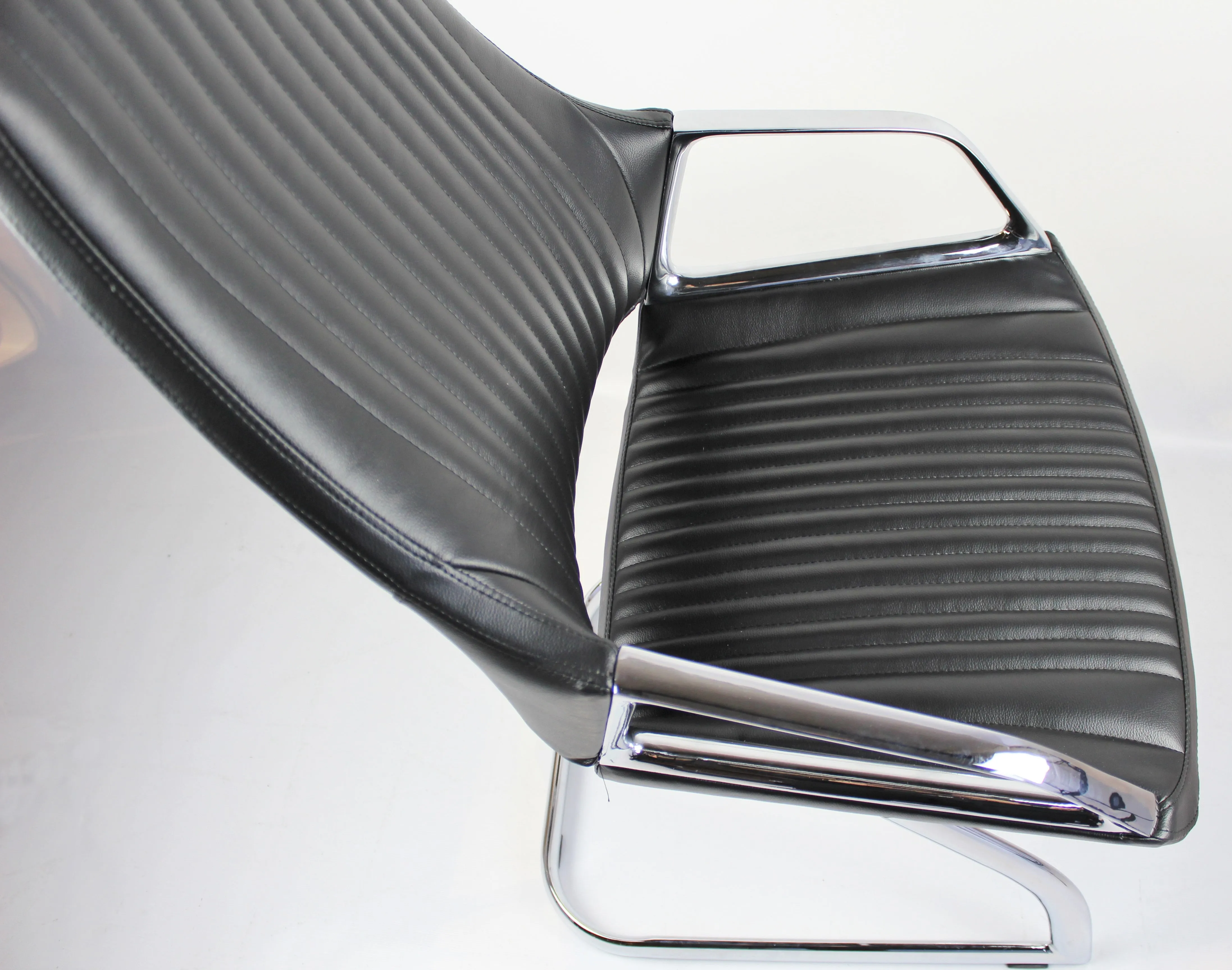 Contemporary Black Leather Visitor Chair - CHA-1318C