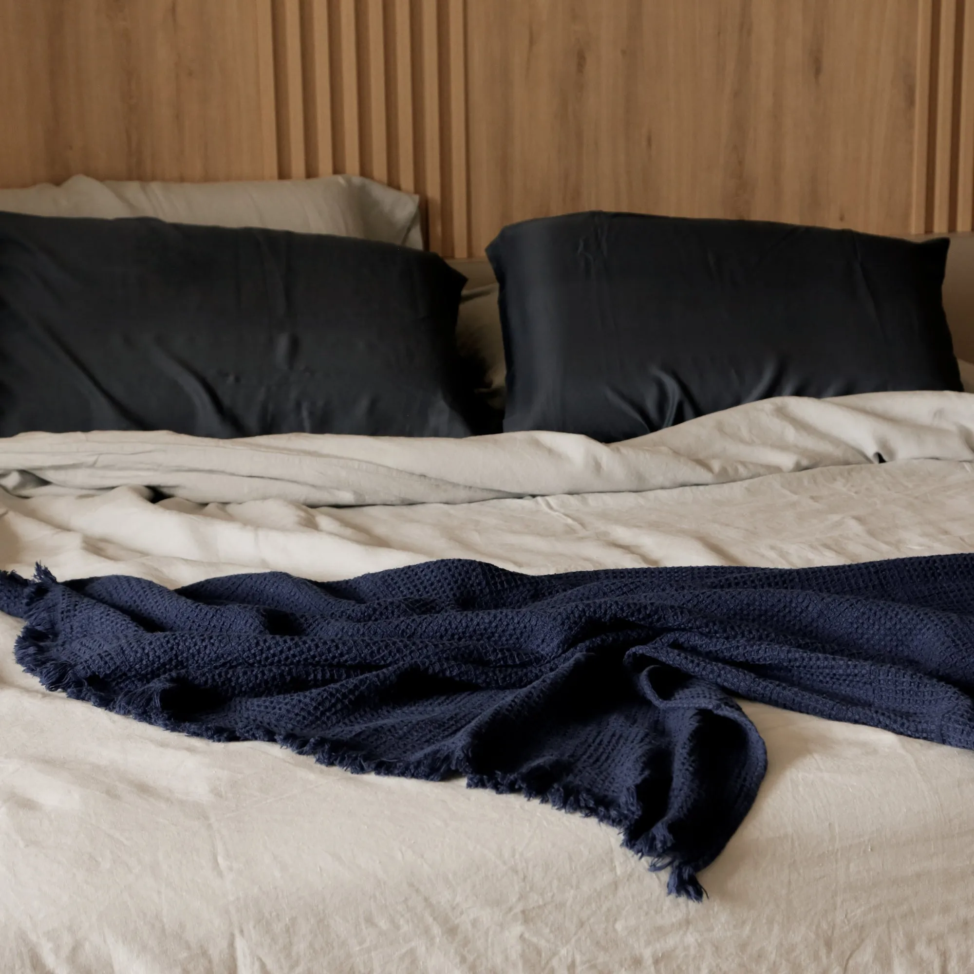 COSY WAFFLE THROW