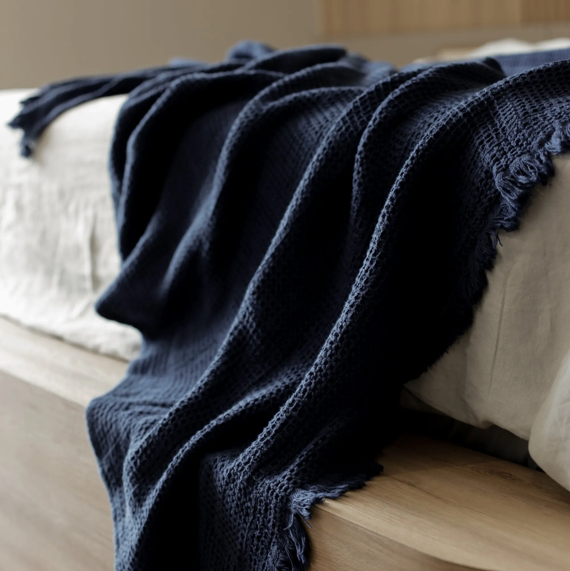 COSY WAFFLE THROW