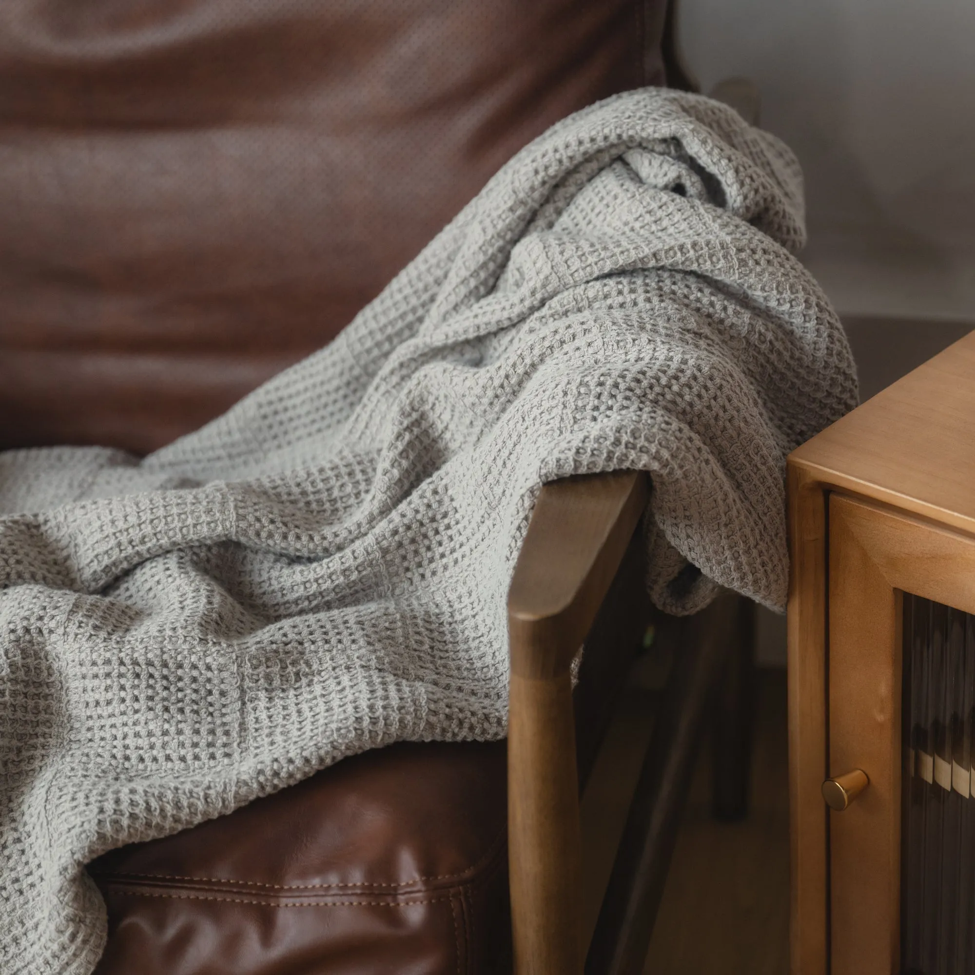 COSY WAFFLE THROW