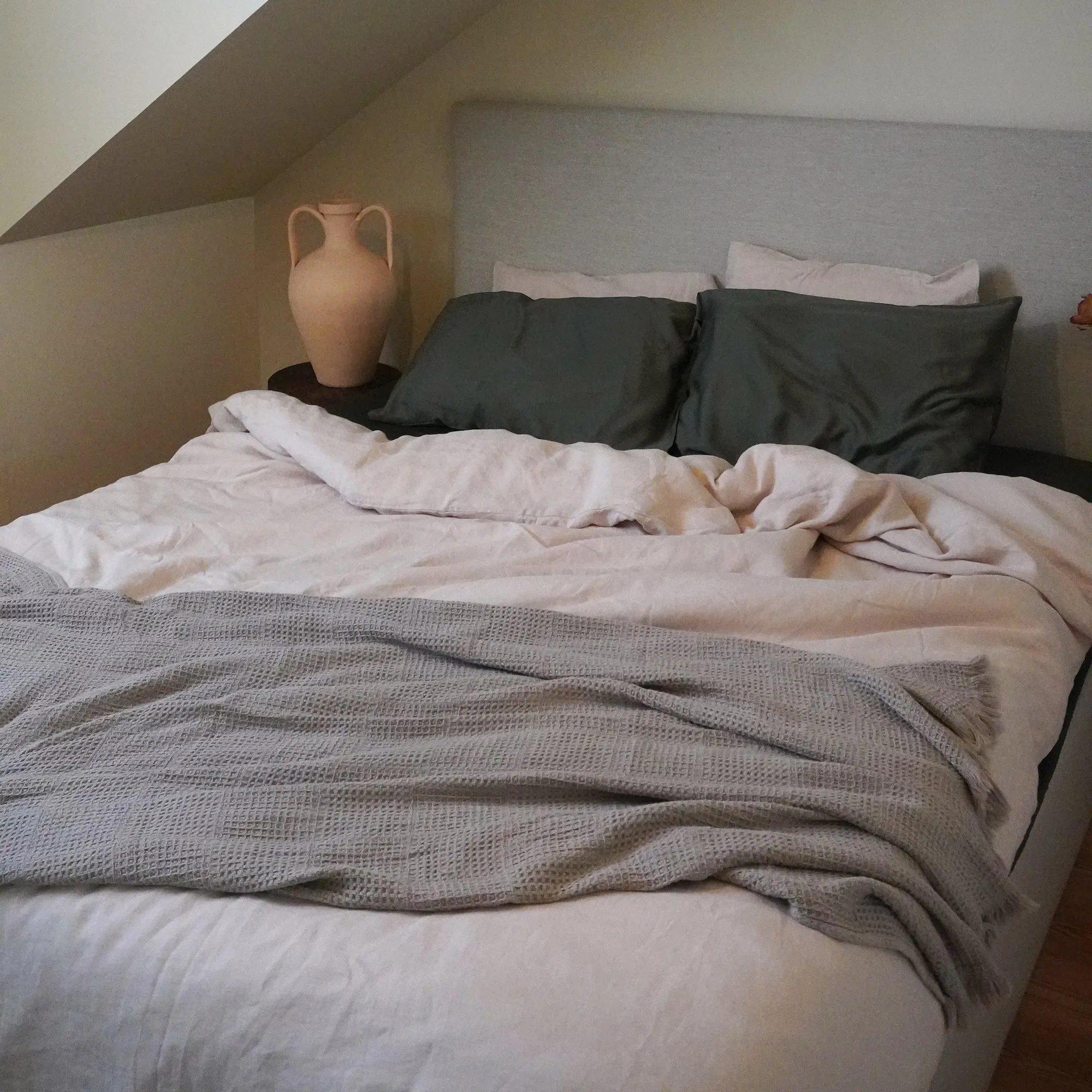 COSY WAFFLE THROW