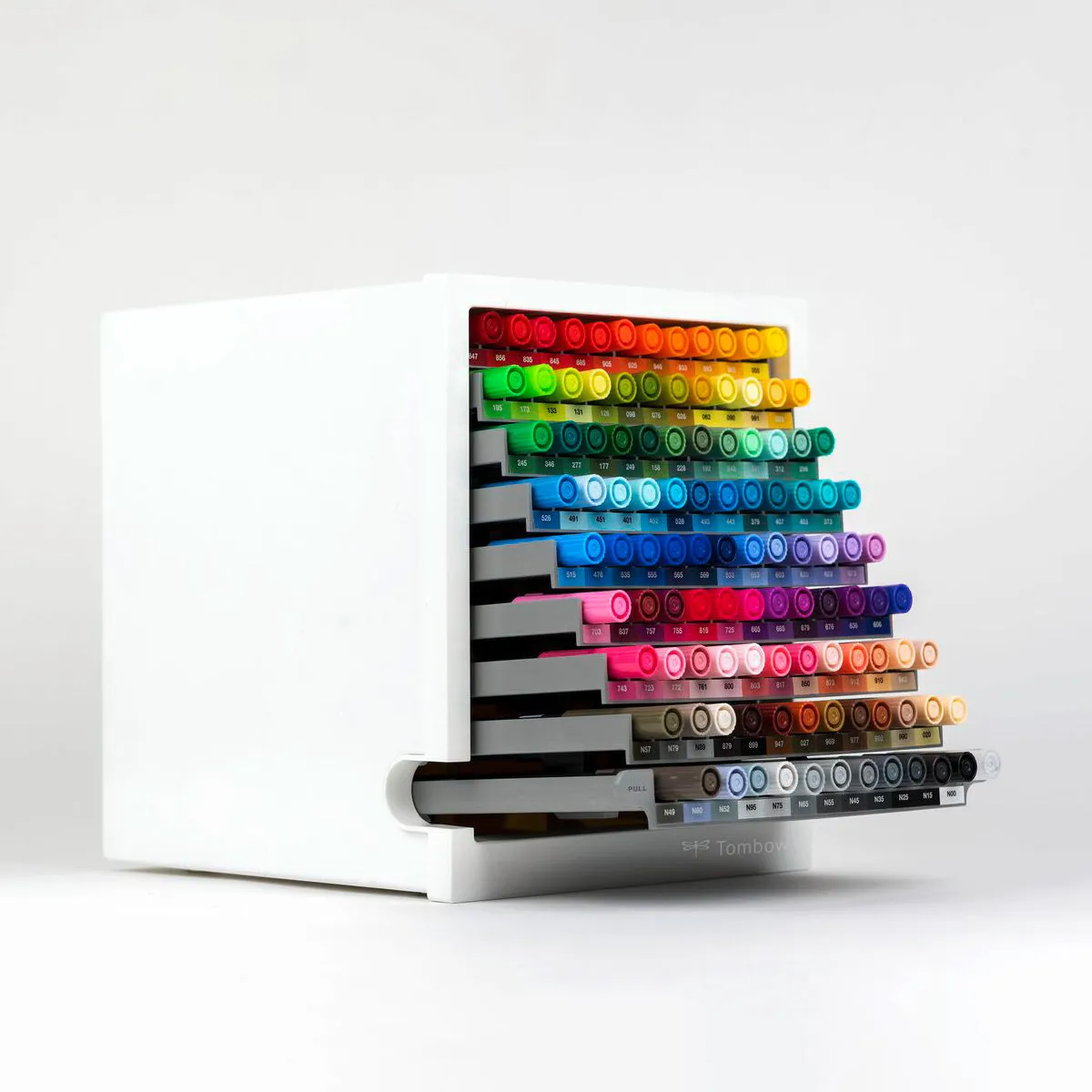 Desktop Organiser with 107 ABT Dual Brush Pens   blender