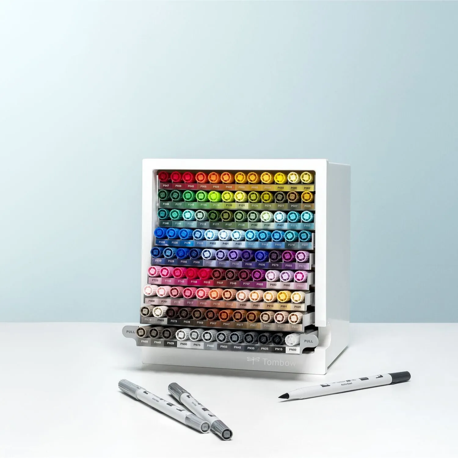 Desktop Organiser with 107 ABT Dual Brush Pens   blender