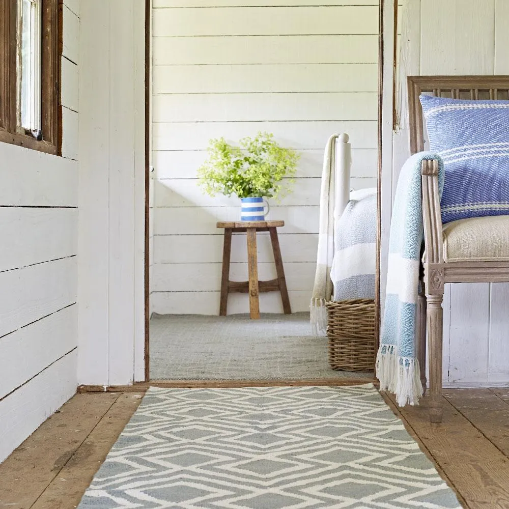 Dove Grey Iris Rug