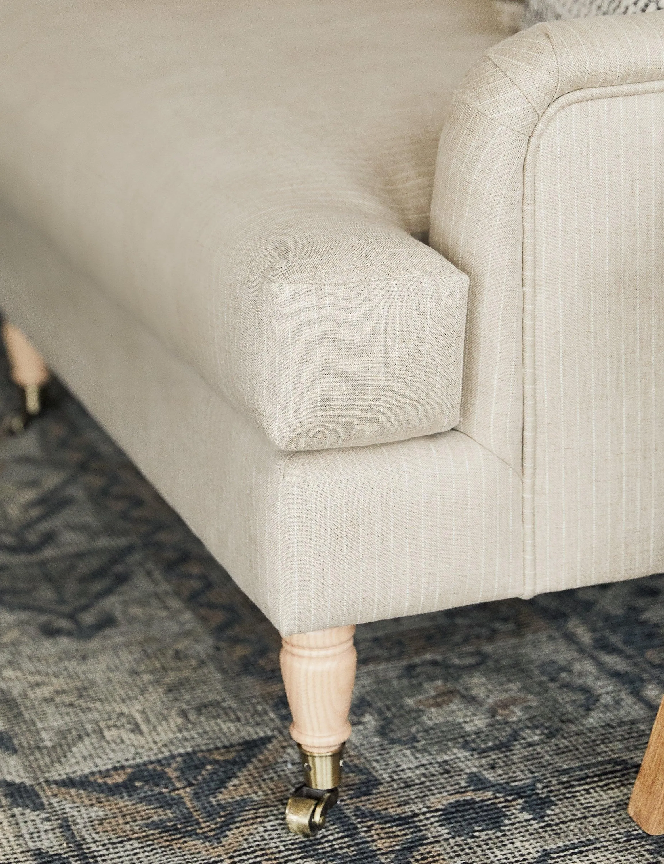 Elizabeth Classic English Sofa