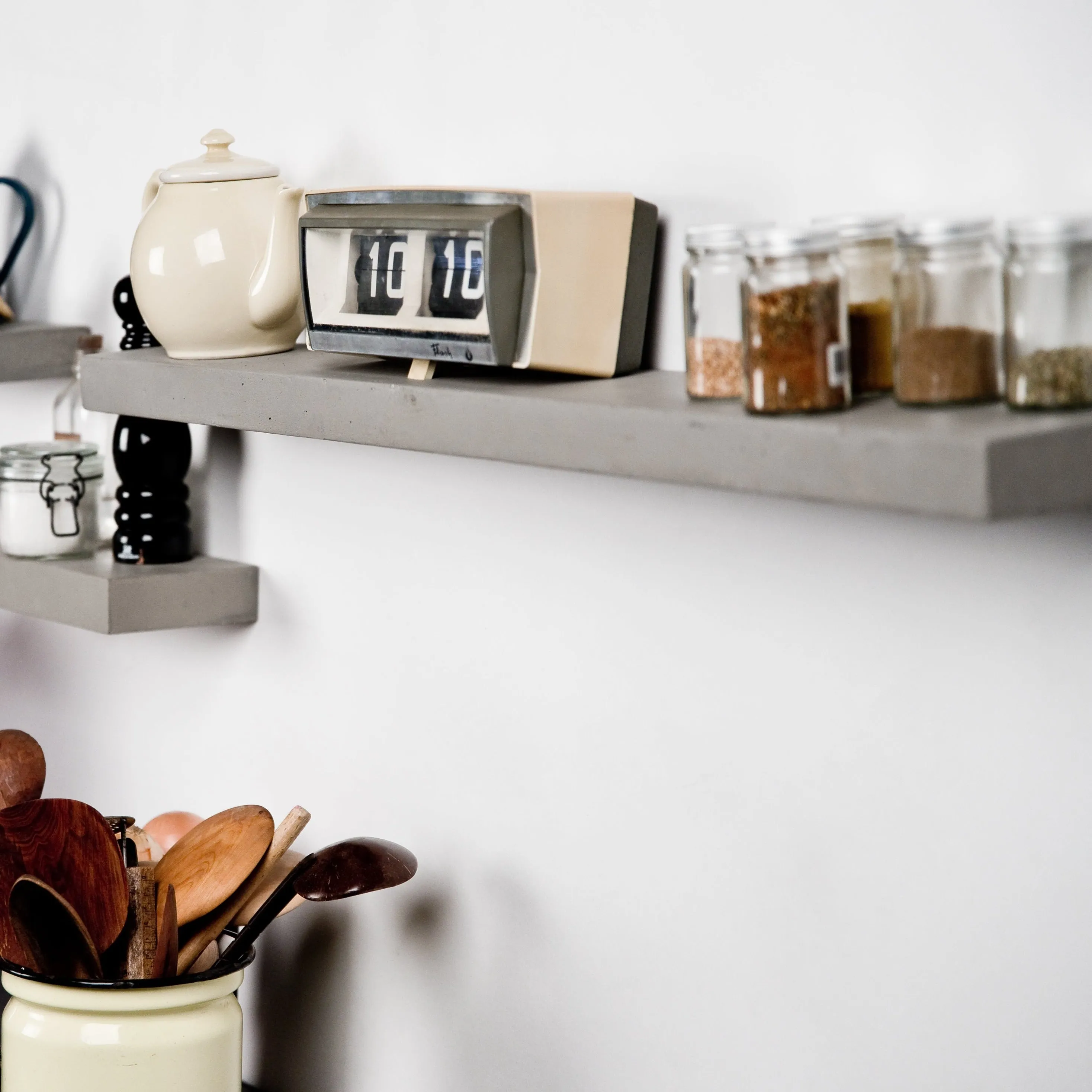 Lyon Beton Concrete Sliced Shelf