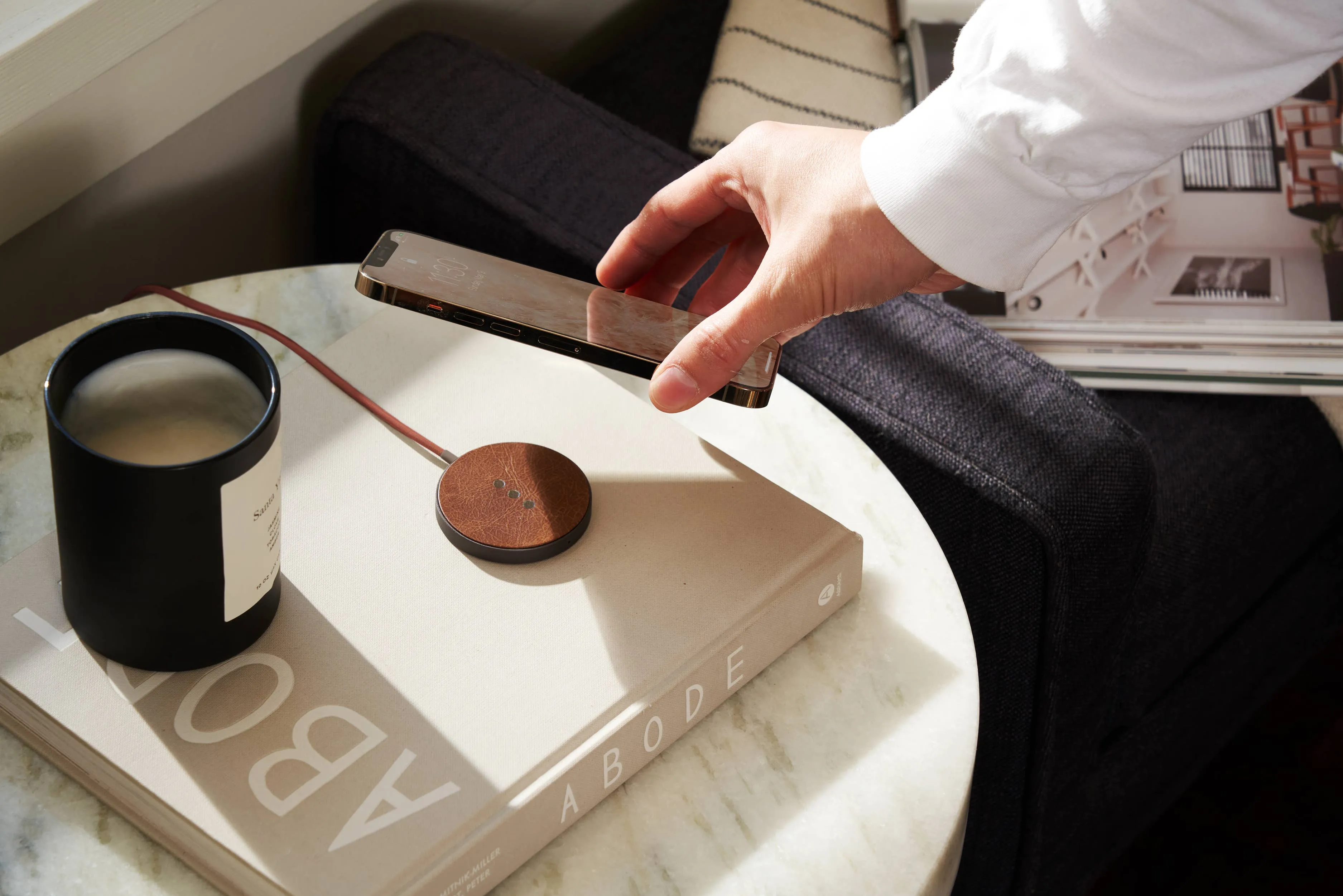 MAG:1 - Classics Leather Wireless Charger (Magnetic)