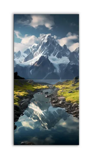 Majestic Mountain Reflection: Natures Tranquil Grandeur