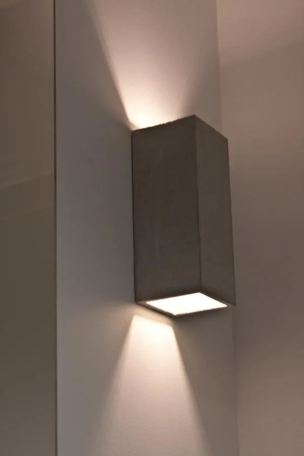 Orto Concrete Wall Lamp