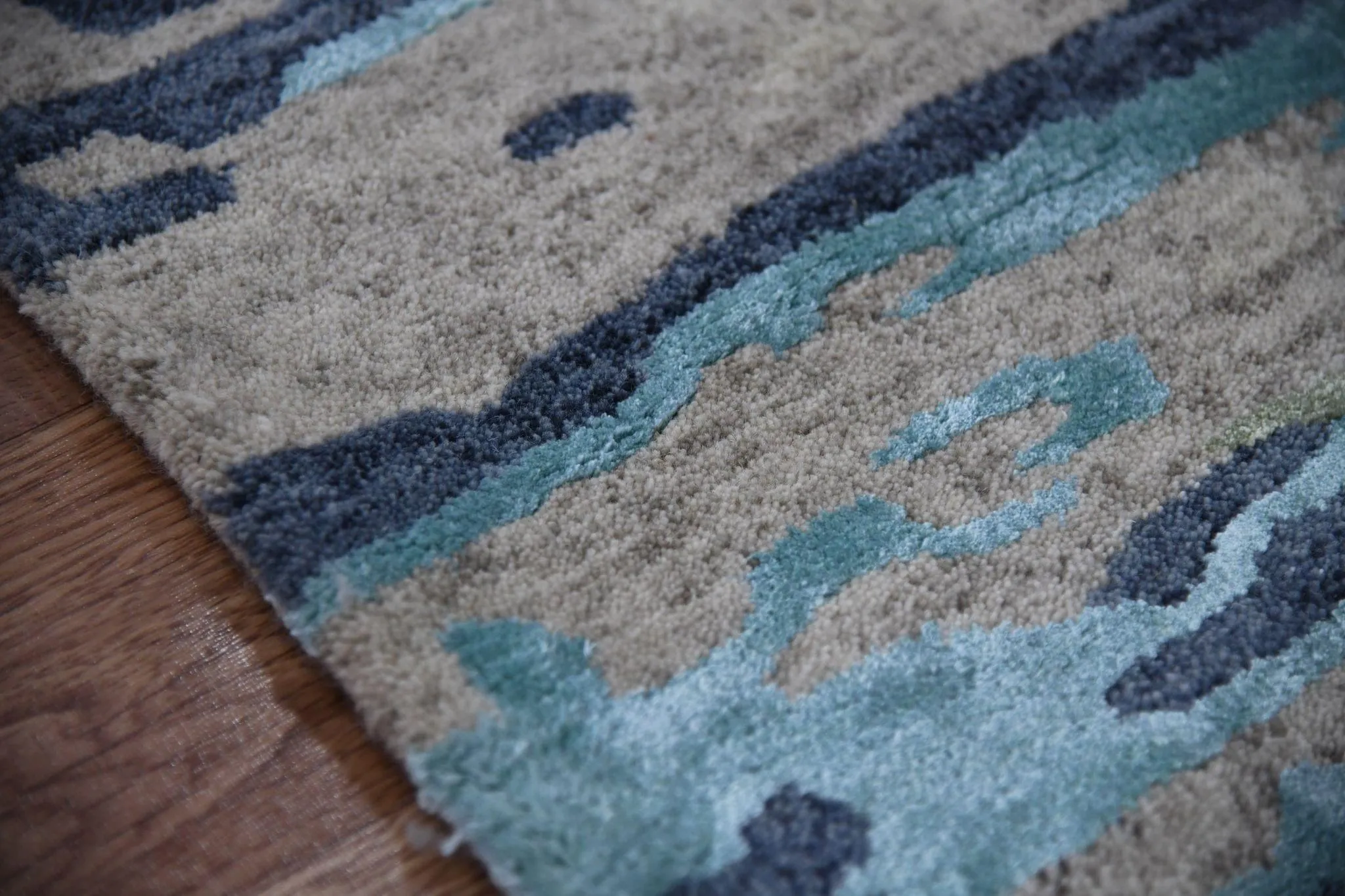 Sand Wool & Viscose Abstract 8X10 Feet Hand-Tufted Carpet Abstract Rug