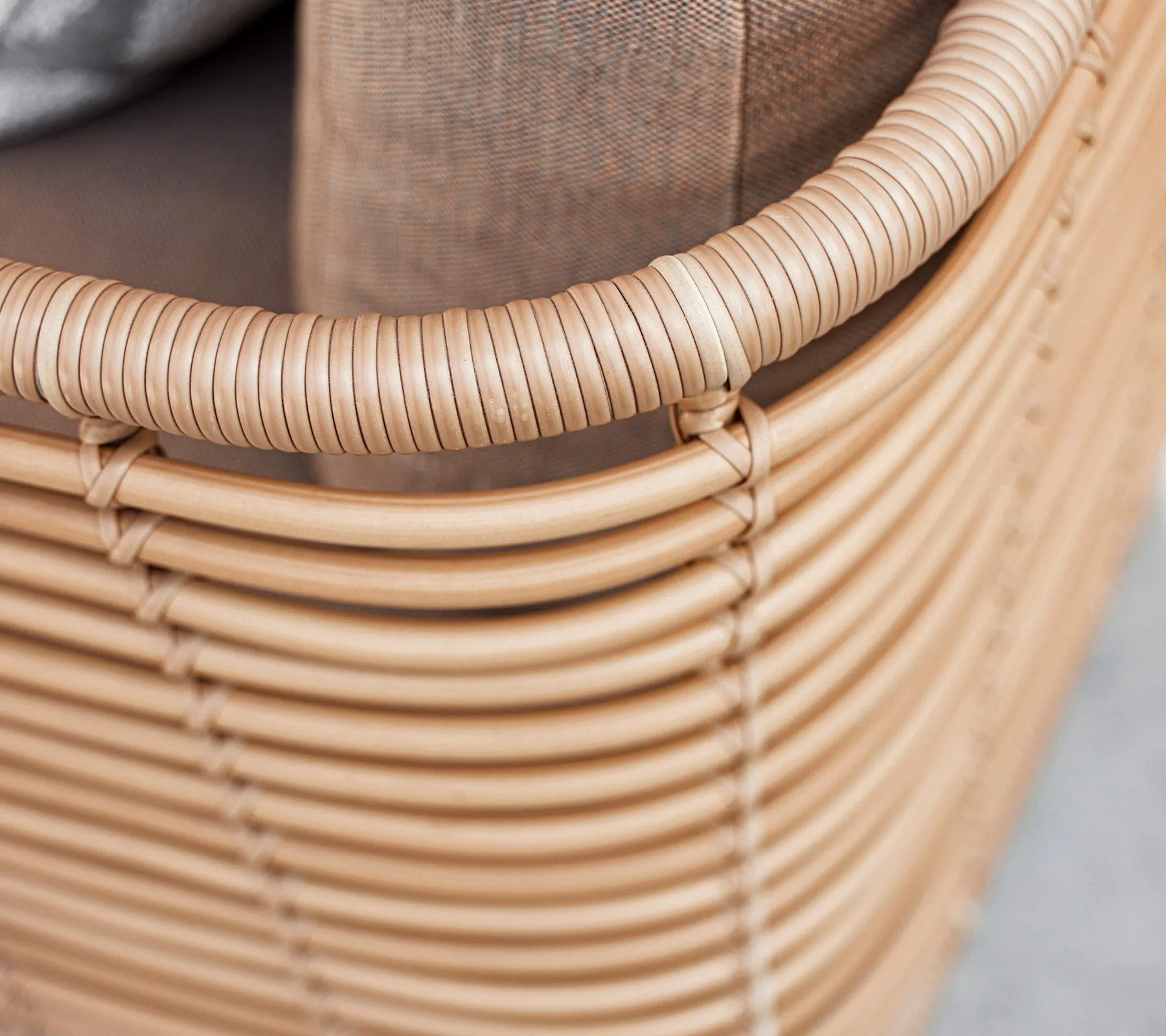 Sense lounge chair