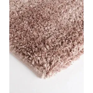 Stirling Floor Rug - Blush    (100% Polypropylene)
