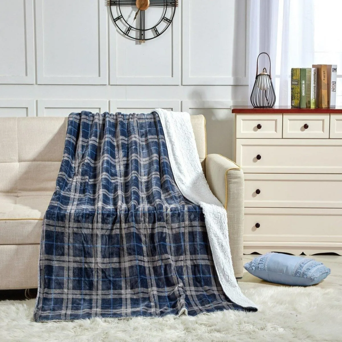 Ultra Soft Oversized Plush Altitude Throw Blanket - Stylish Home Décor for Bed or Couch