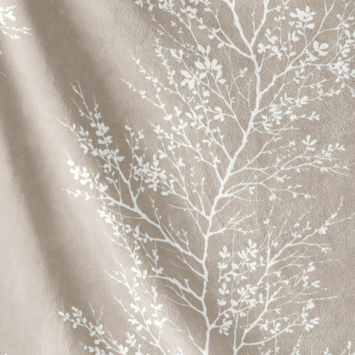 Ultra Soft Oversized Plush Foliage Throw Blanket - Stylish Home Décor for Bed or Couch