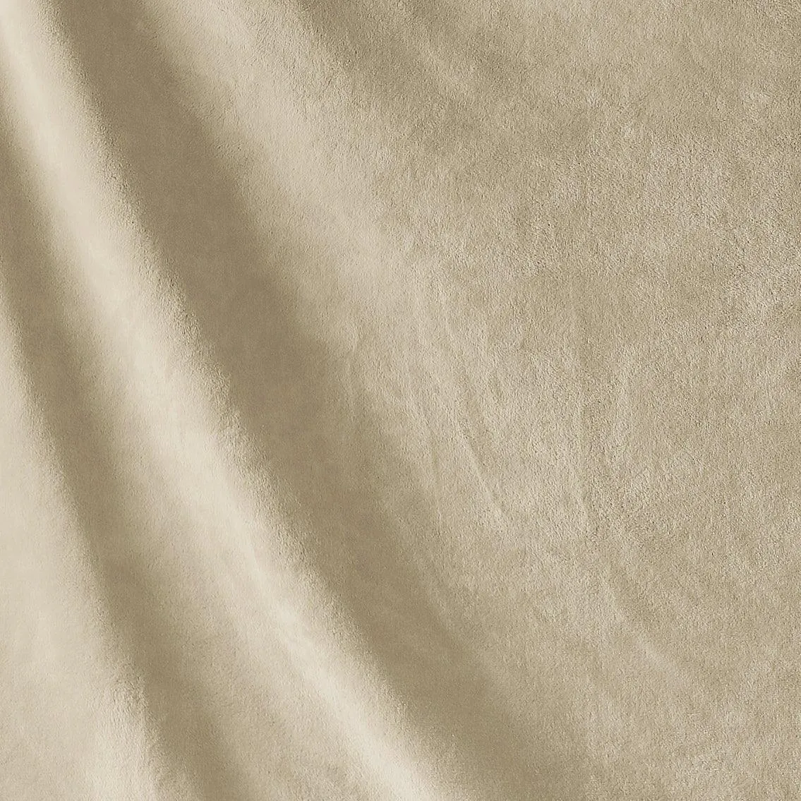 Ultra Soft Oversized Plush Solid Throw Blanket - Stylish Home Décor for Bed or Couch
