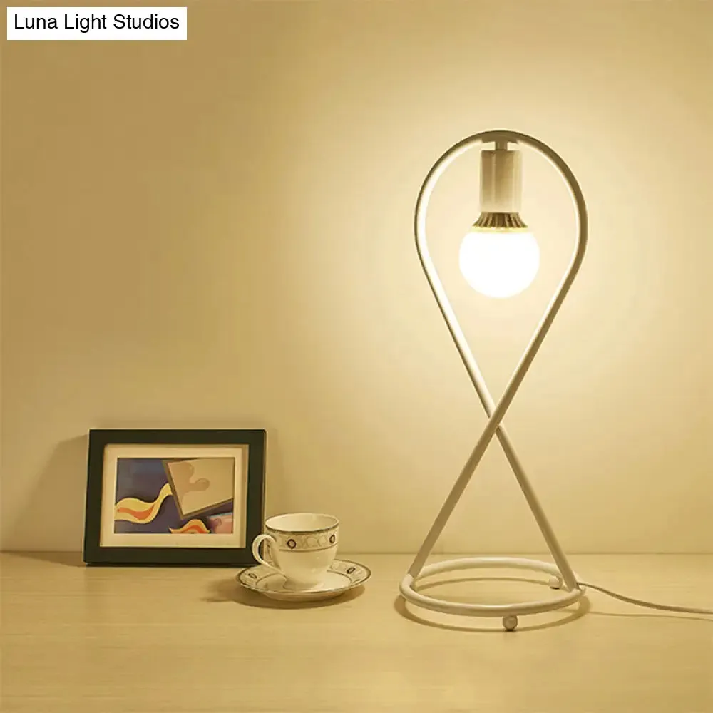 White Simple Style Metal Desk Lamp for Girls Bedroom with 1 Light
